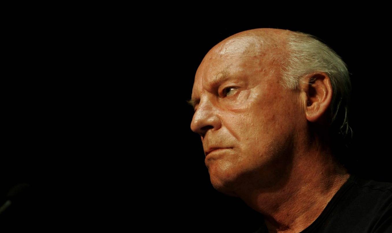 Eduardo Germán María Hughes Galeano, ​ periodista y escritor uruguayo.