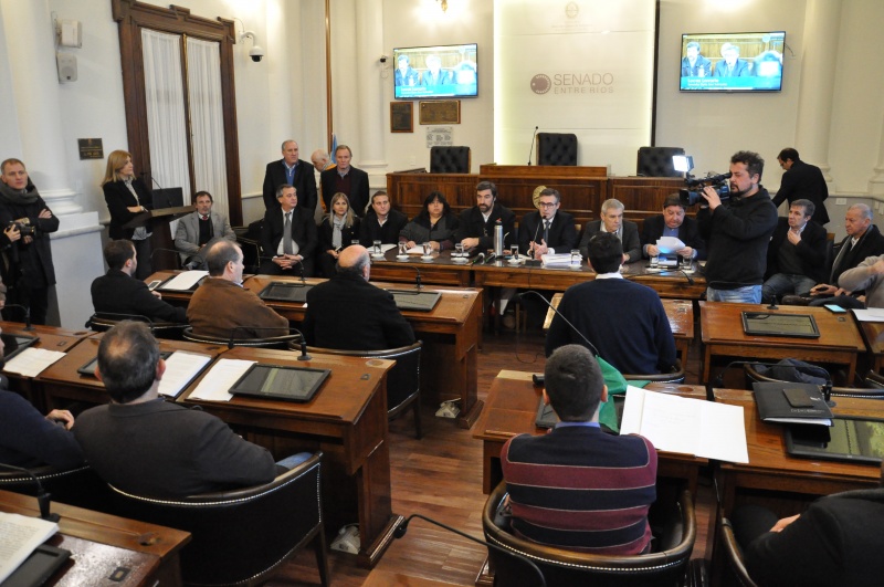 Reforma del Código Electoral: Restricciones, financiamiento y la boleta única fueron los ejes de la primera jornada de debate.