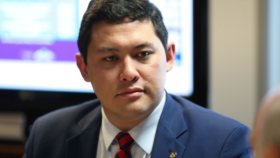El ministro de Trabajo Helton Yomura.