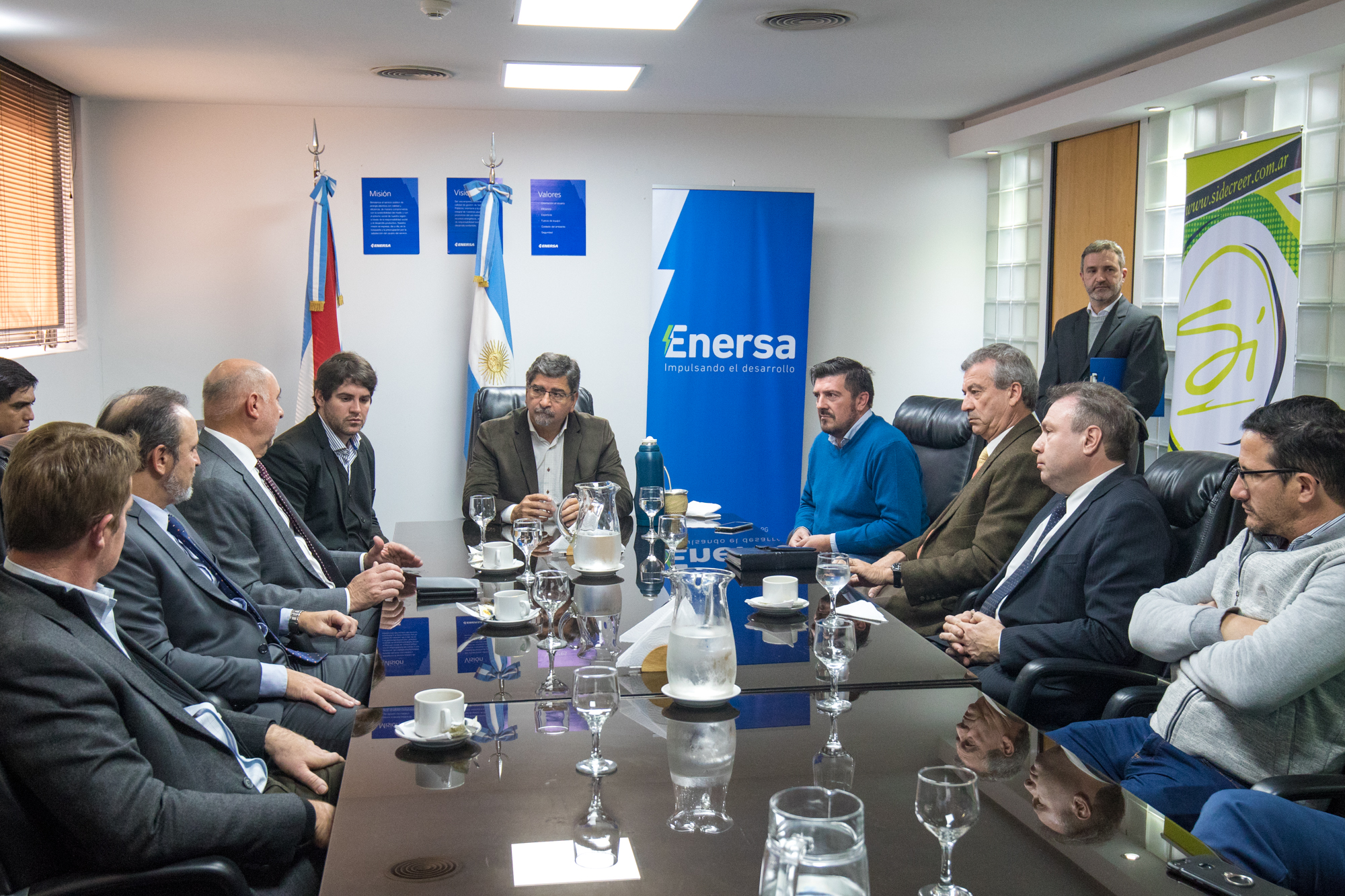 Enersa presentó un programa que promueve la adquisición y financiación de termotanques solares.