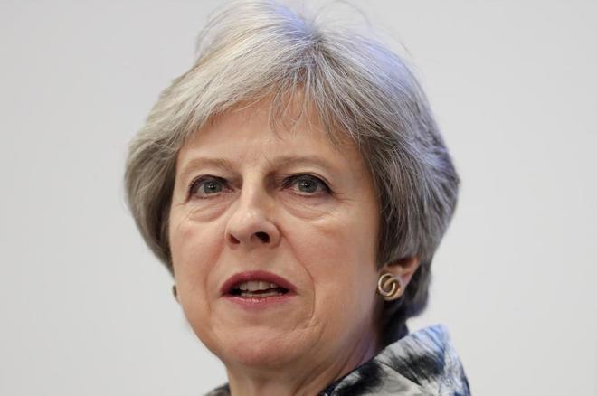 Theresa May enfrenta dimisiones por su plan para el Brexit