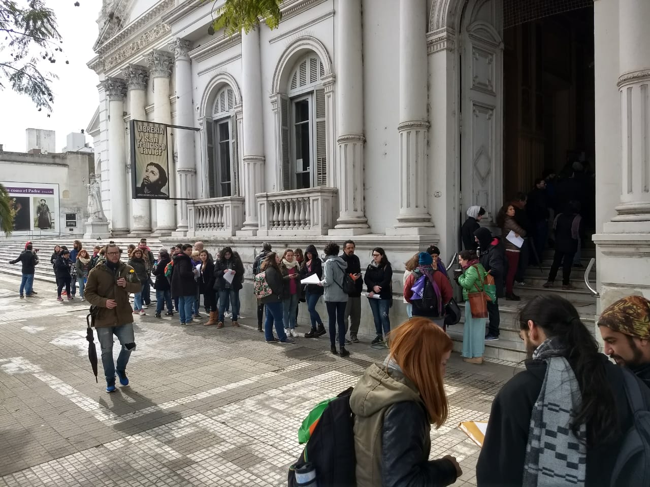 Esta fue la séptima Apostasía Colectiva en Paraná, donde fueron más de 100 las personas que, a pesar del frío y la llovizna, se acercaron a realizar al trámite.