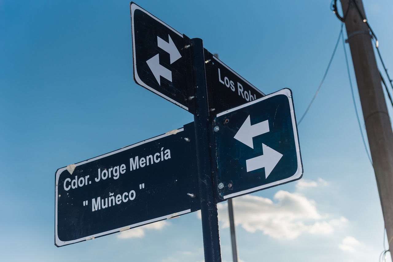 La nomenclatura de la calle Contador Jorge Mencía quedó inaugurada ayer por la tarde en un emotivo acto.