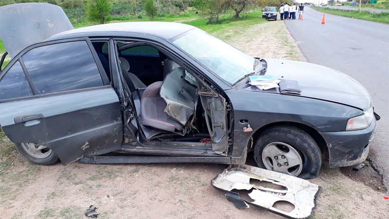 El vehículo que protagonizó el accidente quedó destrozado.