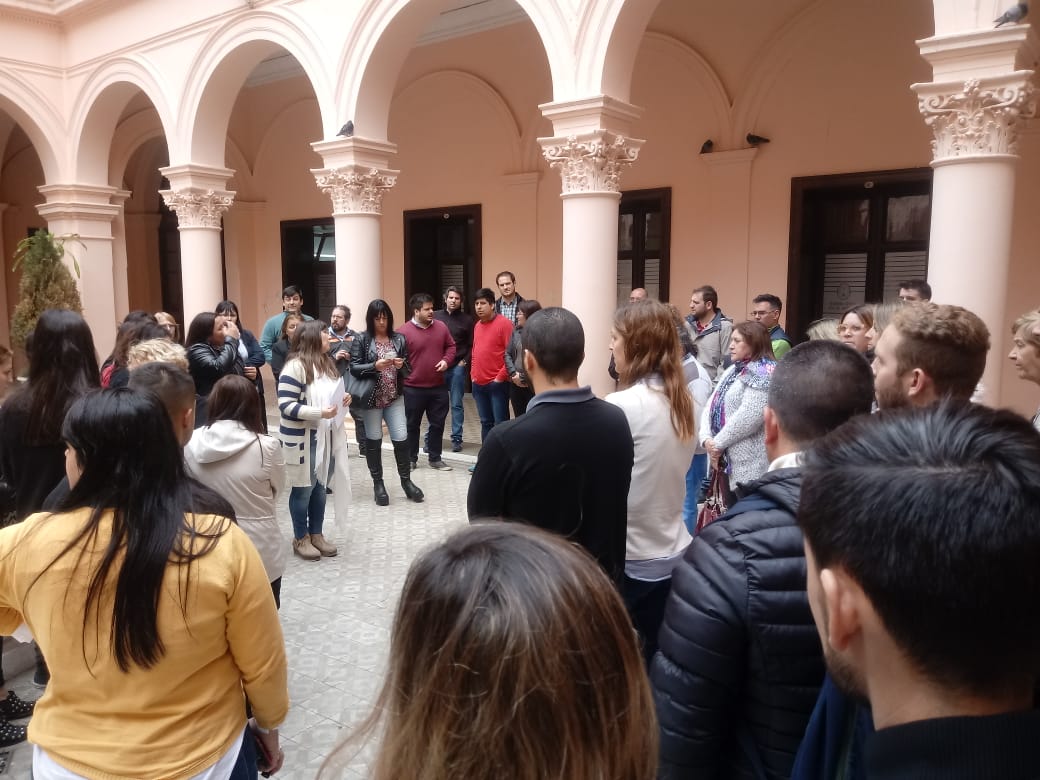 Contratados de obra exigen estabilidad en el Estado.