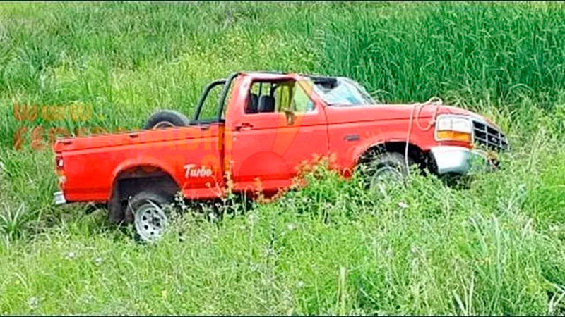 La camioneta que conducía la religiosa quedó al costado de la banquina.