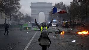 Descontrol, fuego, saqueos y gases en las calles de París: 110 heridos y 288 detenidos