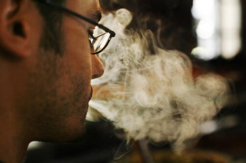 El consumo de alcohol y tabaco multiplica las probabilidades de desarrollar cáncer de esófago. (Foto: SINC)
