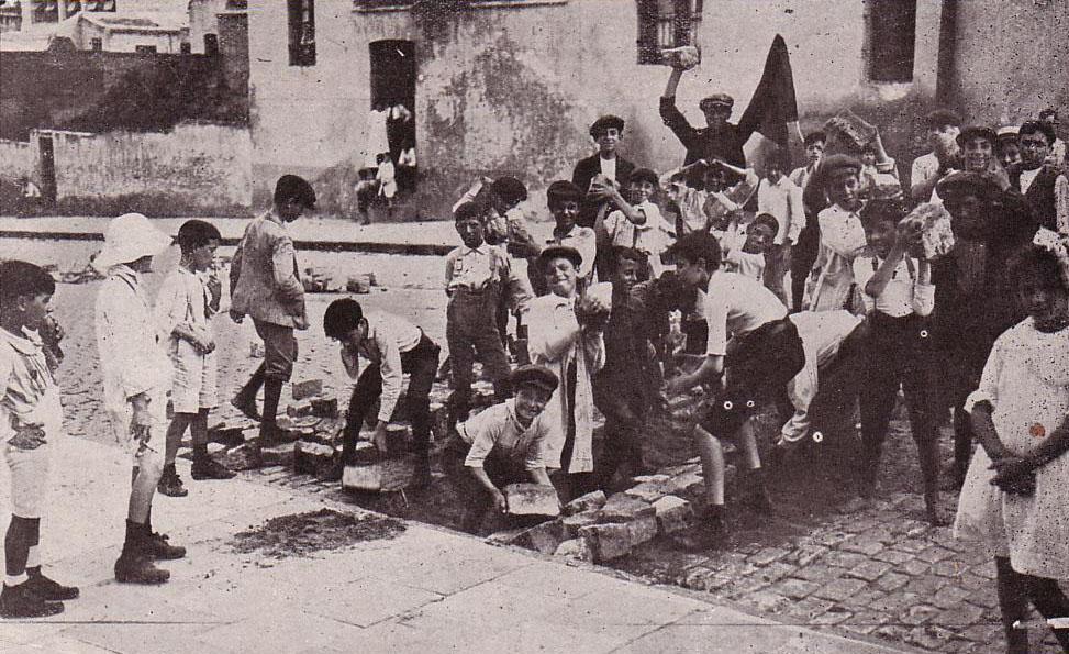 La “Semana Trágica”, durante el primer gobierno de Hipólito Yrigoyen, que derivó en alrededor de 1000 muertos..