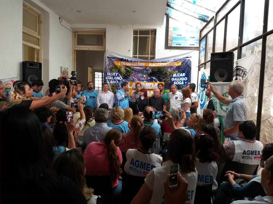 Centrales obreras inician un fuerte plan de lucha para frenar los tarifazos. AIM.