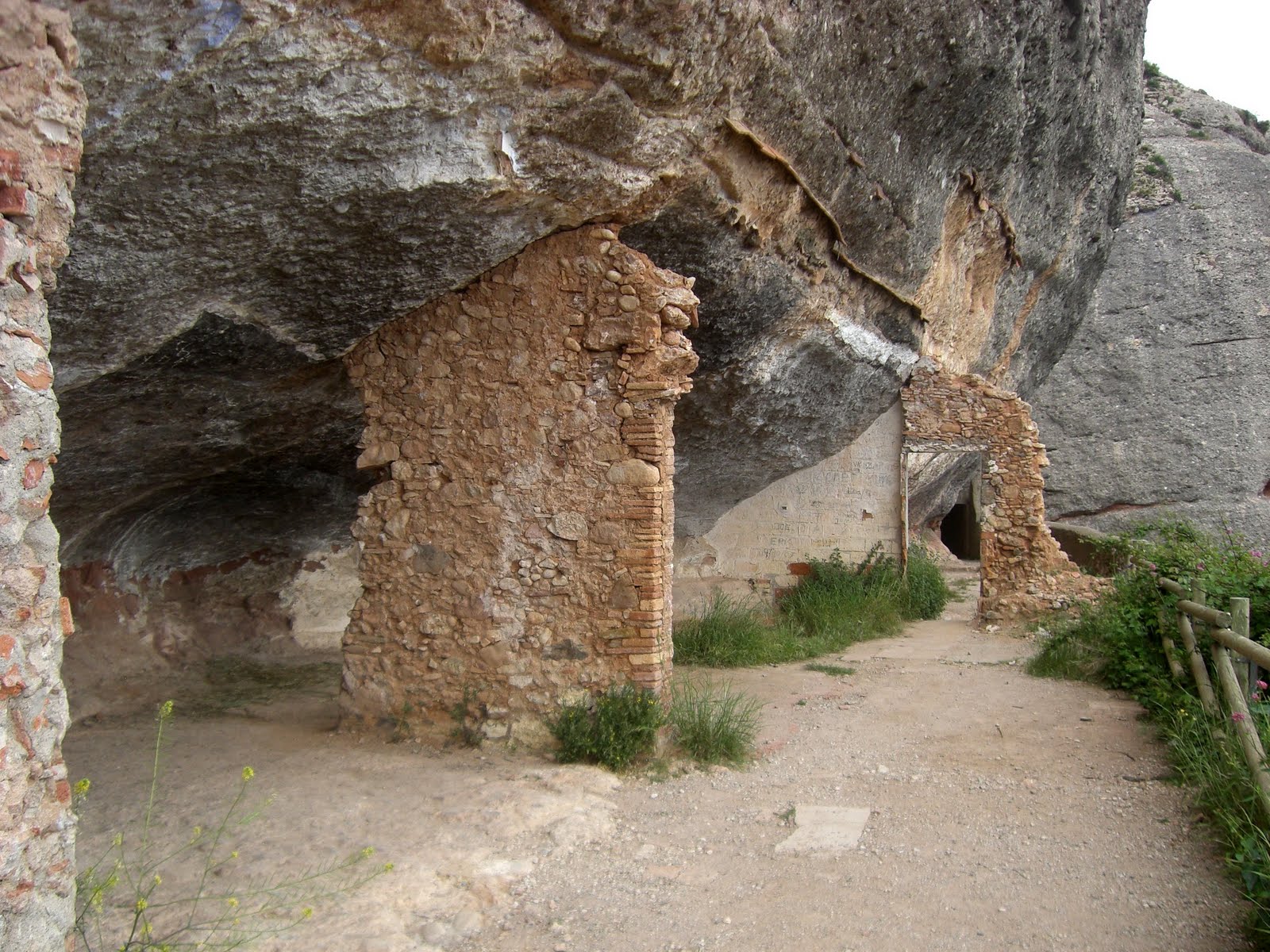 Templarios en la Patagonia: el Complejo Arqueológico de Somuncurá y la ruta sobre el Chubut a la Ciudad de los Césares.