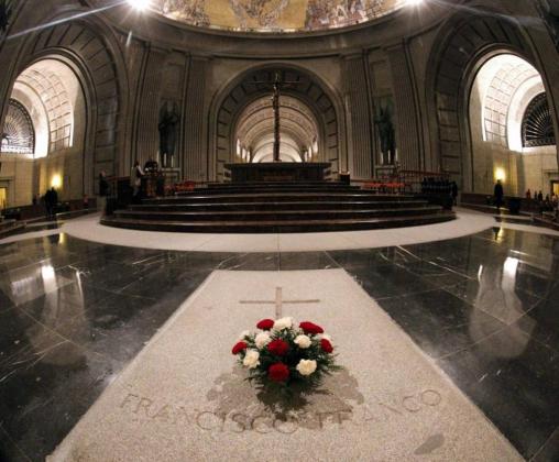 La tumba de Franco en la basílica del Valle de los Caídos