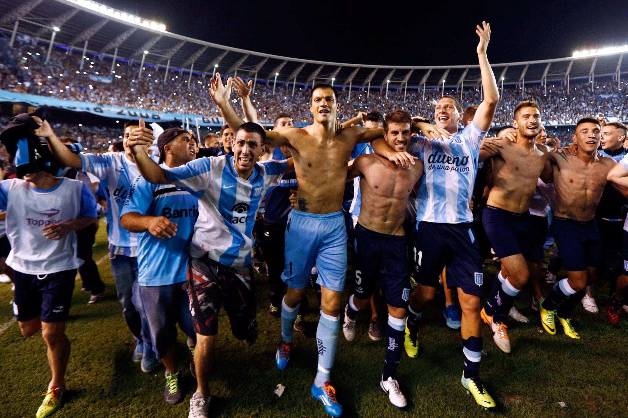 “Ricky” Centurión se convirtió en ídolo de la hinchada por su peso decisivo en el triunfo frente al rival más enconado.