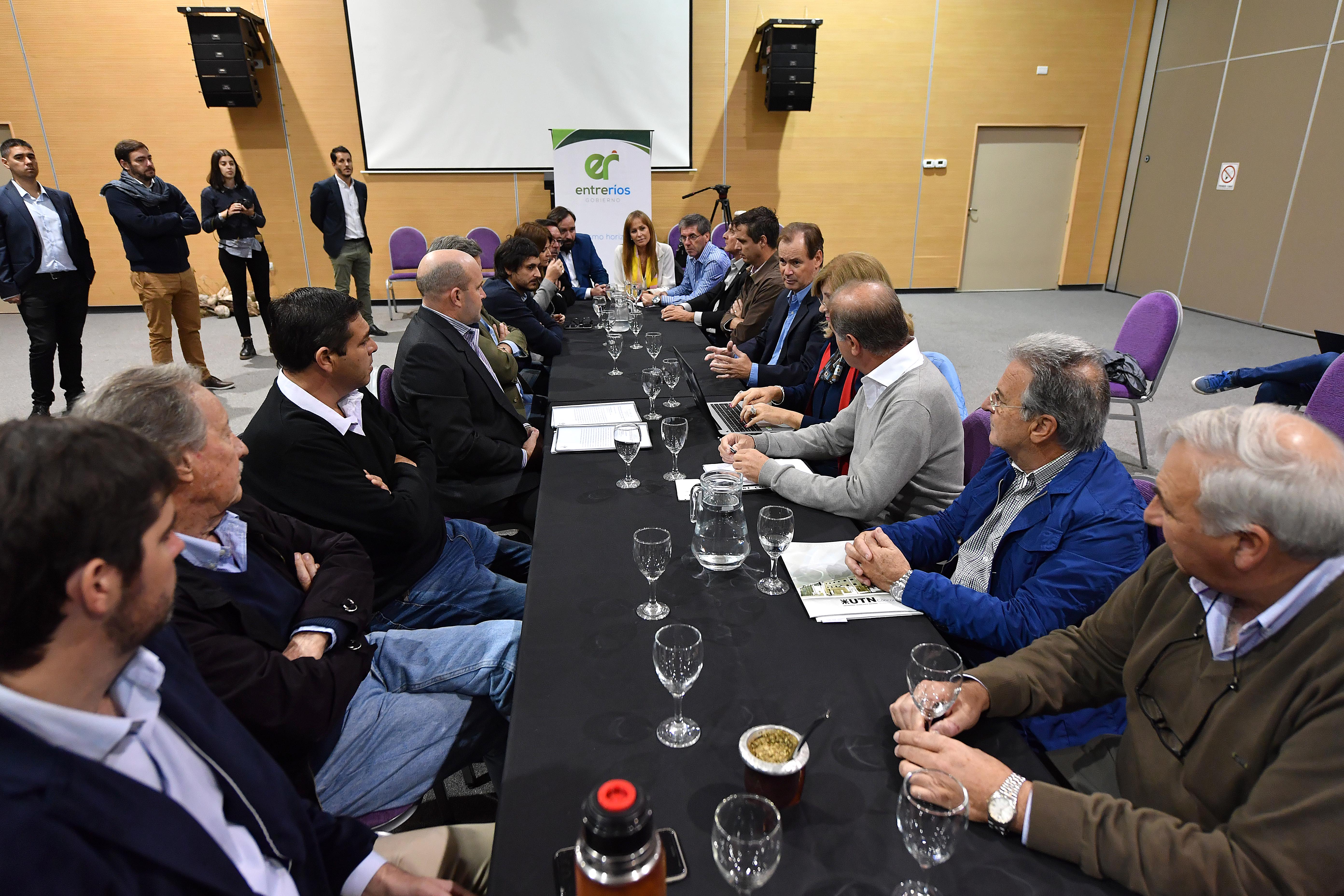 Bordet y productores citricolas acuerdan medidas para sostener fuentes de trabajo.