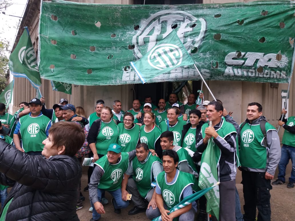 El Municipio de Colón reincorporó a los despedidos y abrió una mesa de negociación.