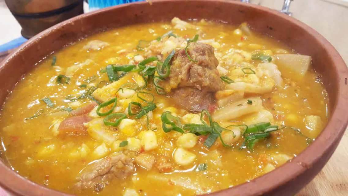 En cada fiesta patria, el pueblo argentino comparte una receta tan particular como especial: el locro.