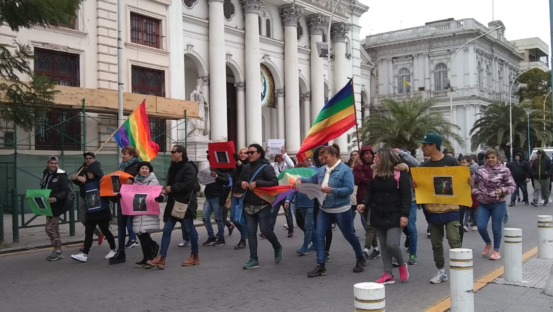 La comunidad Lgbtiq+ se movilizó para exigir justicia por los travesticidios.