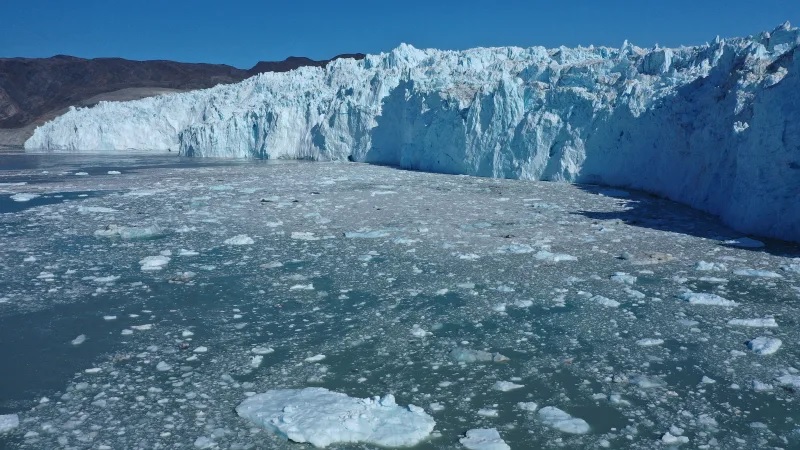Otras zonas del ártico, como alaska, canadá o siberia, está padeciendo inusuales temperaturas, en algunos casos de hasta 34 grados.