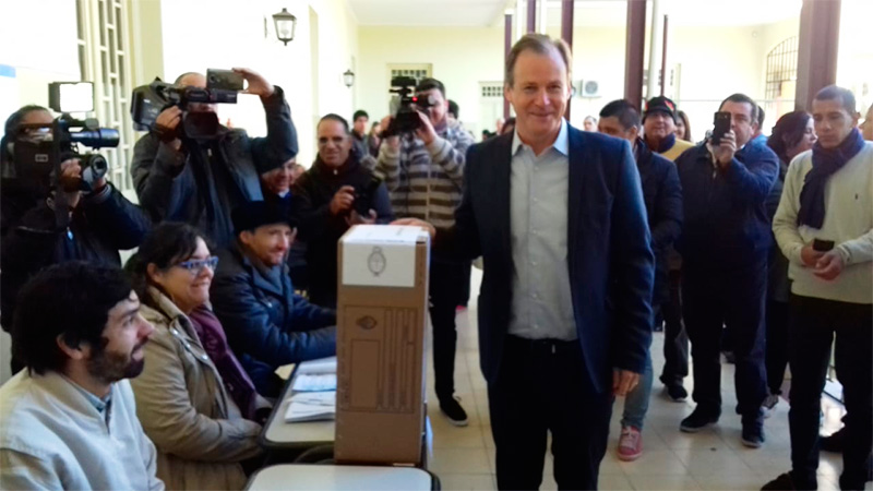 Bordet, votando