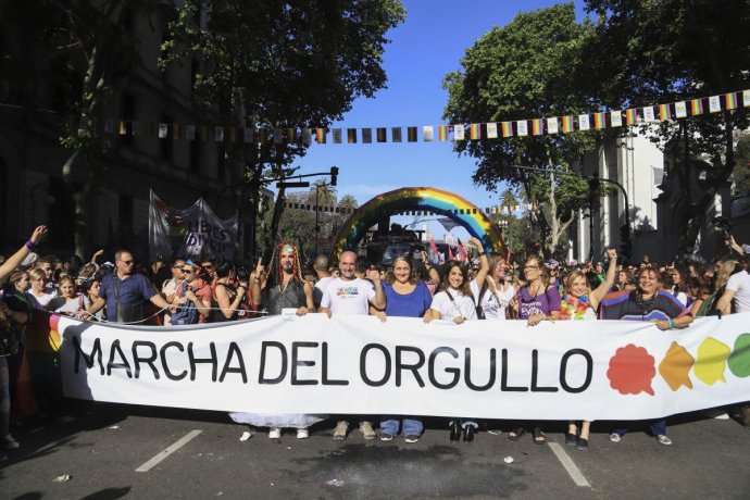 Multitudinaria Marcha del Orgullo