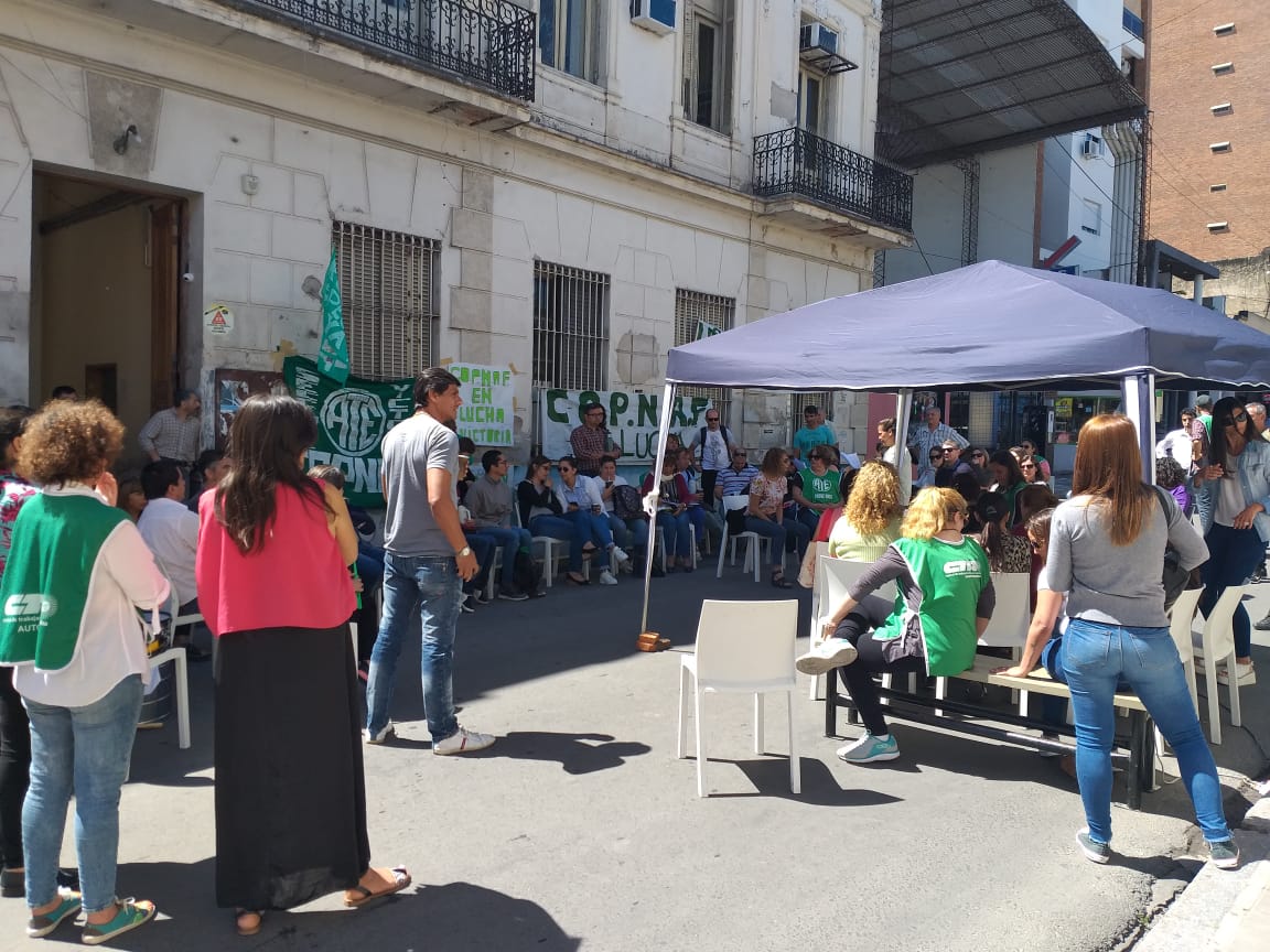 Trabajadores del Copnaf realizaron paro y denuncian que el Gobierno posterga a los más desprotegidos . // AIM.