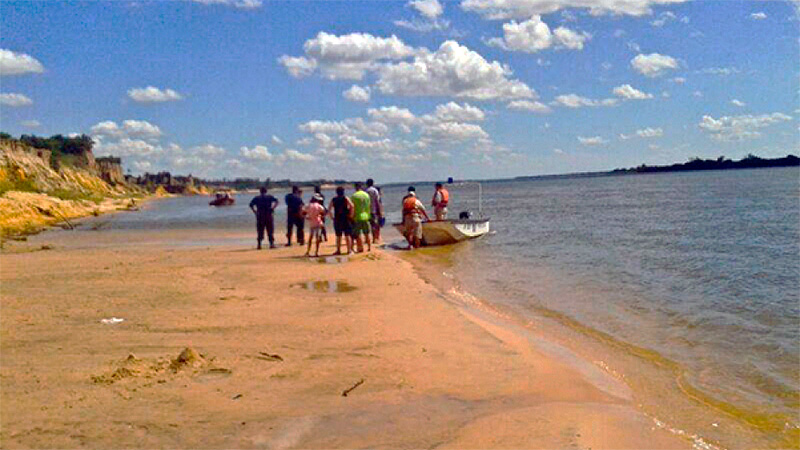 Tres personas murieron ahogadas en el río Paraná.