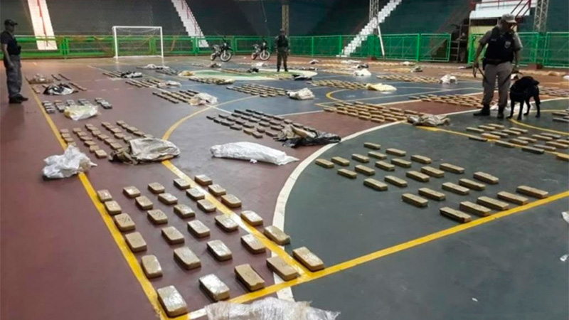 Secuestran más de 860 kilos de marihuana que estaban ocultos en un monte.