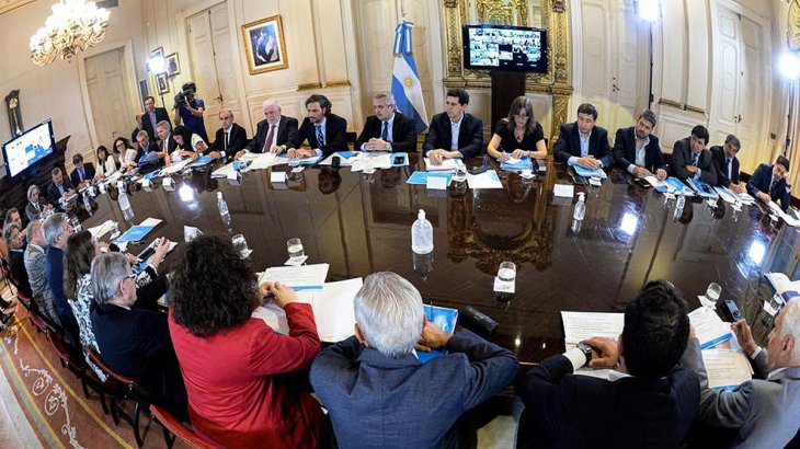 El presidente y el comité de expertos evaluarán hoy la extensión de la cuarentena