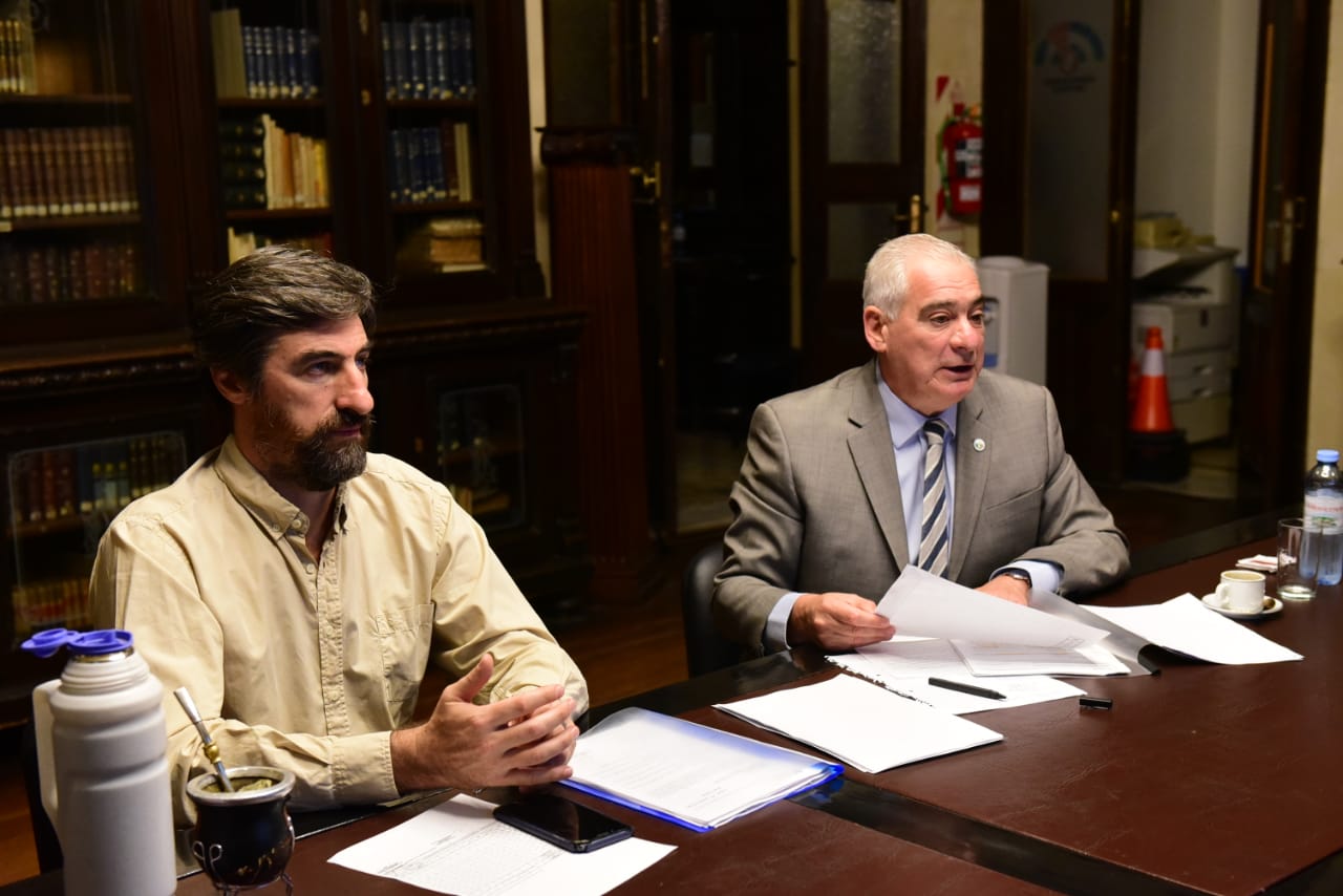 El titular de la Cámara Baja, Ángel Giano, y el defensor General de la provincia, Maximiliano Benítez.