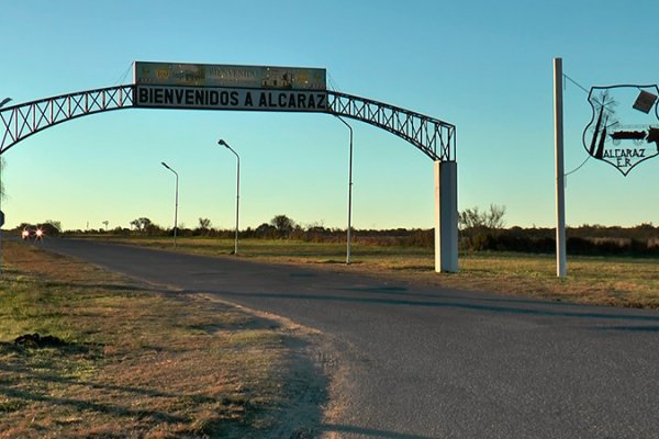 La avioneta cayó en un campo en Alcaraz.