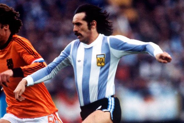 Luque, en acción, en el Mundial de 1978.