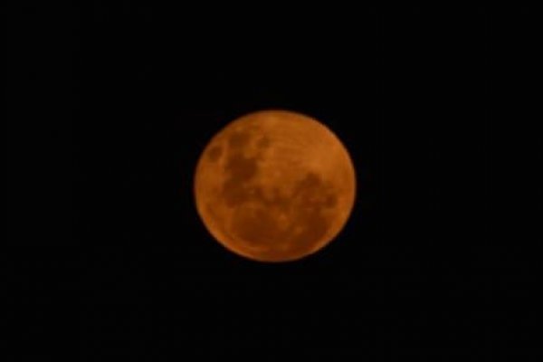 La luna roja, uno de los fenómenos para observar.