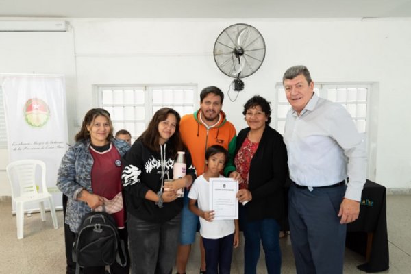 Familias de La Paz y Yeso Oeste recibirán las escrituras de sus viviendas