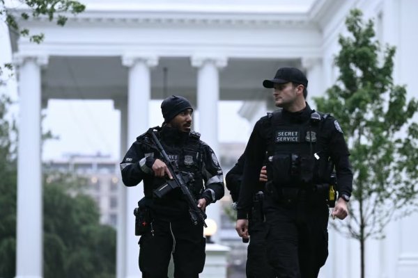 Otra vez, disparos cerca de Trump: dos heridos y un abatido