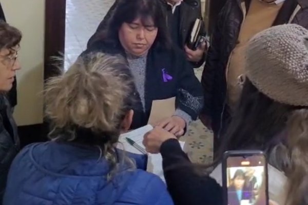 Organizaciones de trabajadoras exigen a las senadoras que rechacen la reforma previsional 