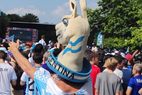 Espectacular banderazo de los hinchas de Argentina en Dallas