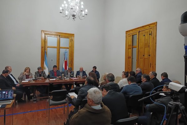 Intendentes realizaron críticas en el Senado: &ldquo;No vengan a manotearnos recursos a los municipios&rdquo;