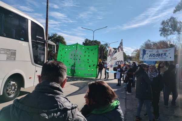 Se realizaron cortes intermitentes en rutas.