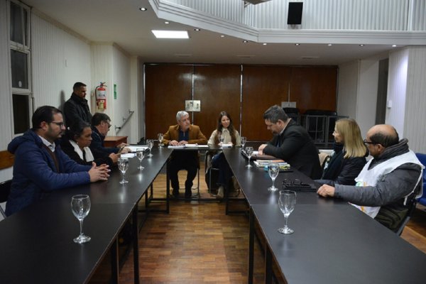 Las políticas alimentarias y de juventudes fueron eje de una nueva reunión de la Mesa de Diálogo Social