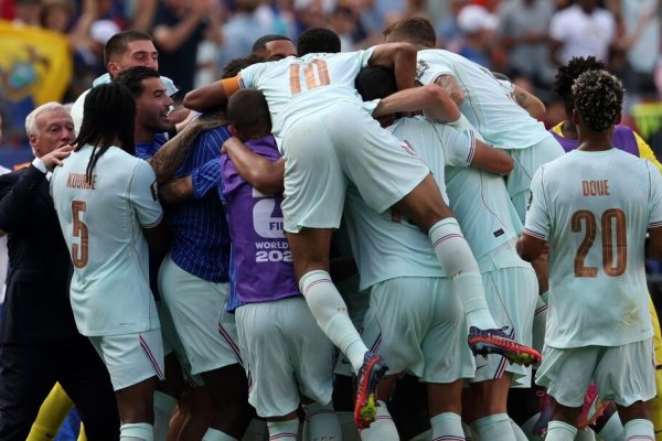 Francia venció a Marruecos y se metió en semis