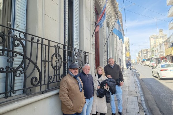 Los gremios no acordaron con el gobierno luego de una tensa paritaria