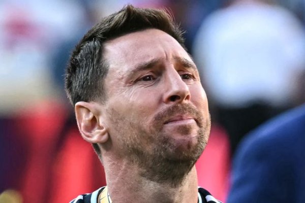Messi regresó a Rosario tras el Mundial y descansará con su familia