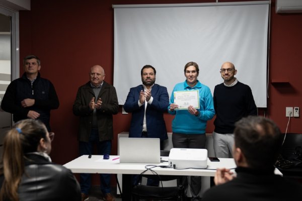 Formaron a trabajadores de La Agrícola Regional como preventores de adicciones